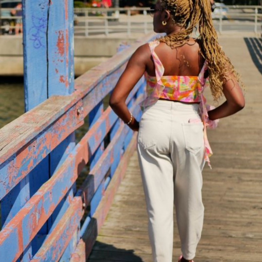 Colorful Sleeveless Ruffle Top - Picture 5 of 8